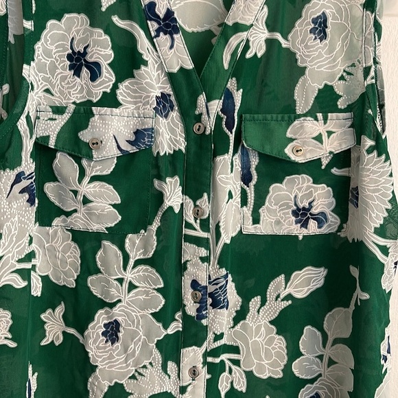 Siren Lily Women's Green Floral Sleeveless Button-Up Blouse Size PL – Petite Top - Picture 3 of 7